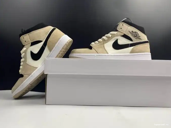 Mid -800 Air Jordan BQ6472 'Barely Orange' 1 0518